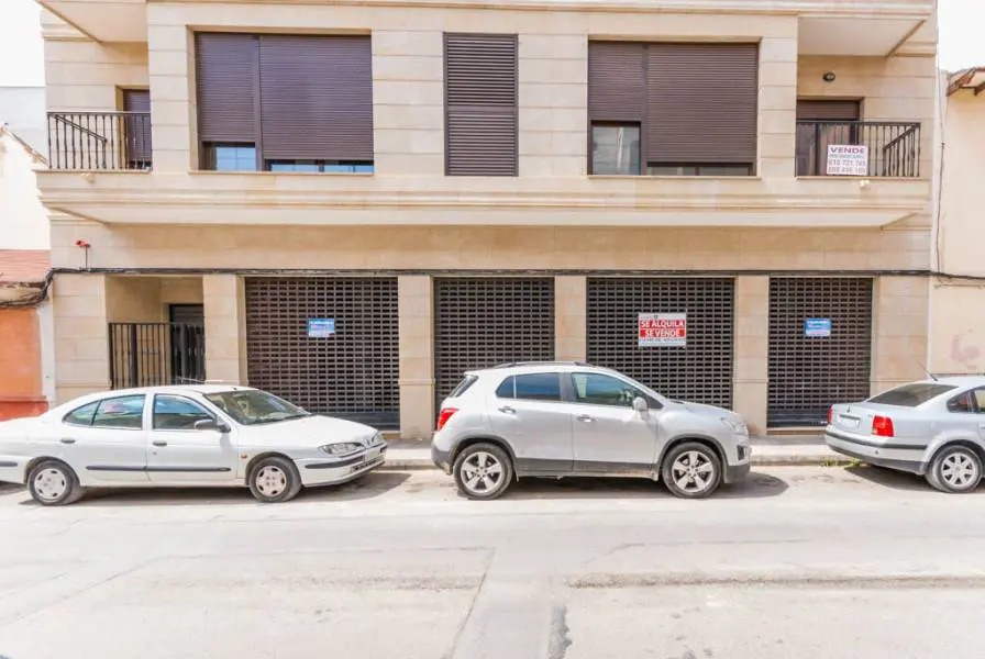 PLANETA SPAIN - Negocio en Almoradi - Zona Almoradí Centro - LOCAL COMERCIAL DIAFANO Y CENTRICO 2